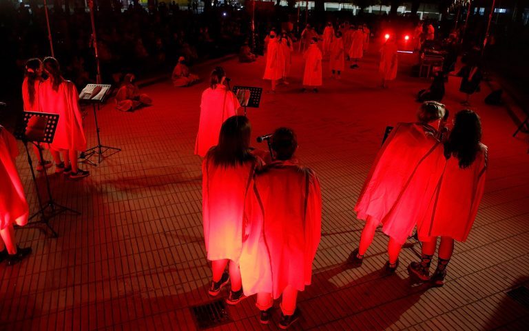 #8M Resistir con la nueva performance de Lastesis