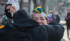 Día histórico: Fiesta y represión en el funeral de la…